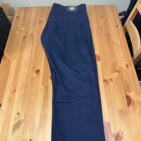 Dockers Blue Chinos Khakis Straight Fit 35x32 - Picture 2 of 5